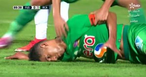 بالفيديو : لحظة إصابة بدر بانون الخطيرة خلال مباراة الفتح الرياضي والرجاء الرياضي