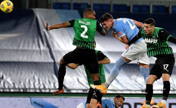 الدوري الإيطالي: لاتسيو يواصل انتصاراته بفوز صعب على ساسولو