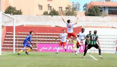 من مباراة شباب أطلس خنيفرة وسطاد المغربي - البطولة الاحترافية - القسم الثاني