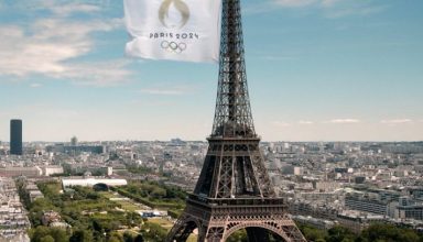 أولمبياد 2024 ..العلم الأولمبي يرفرف في سماء باريس كإشارة لبدء التحضير للألعاب