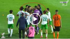 فيديو اعتداء لاعبي المصري البورسعيدي على الحكم التونسي