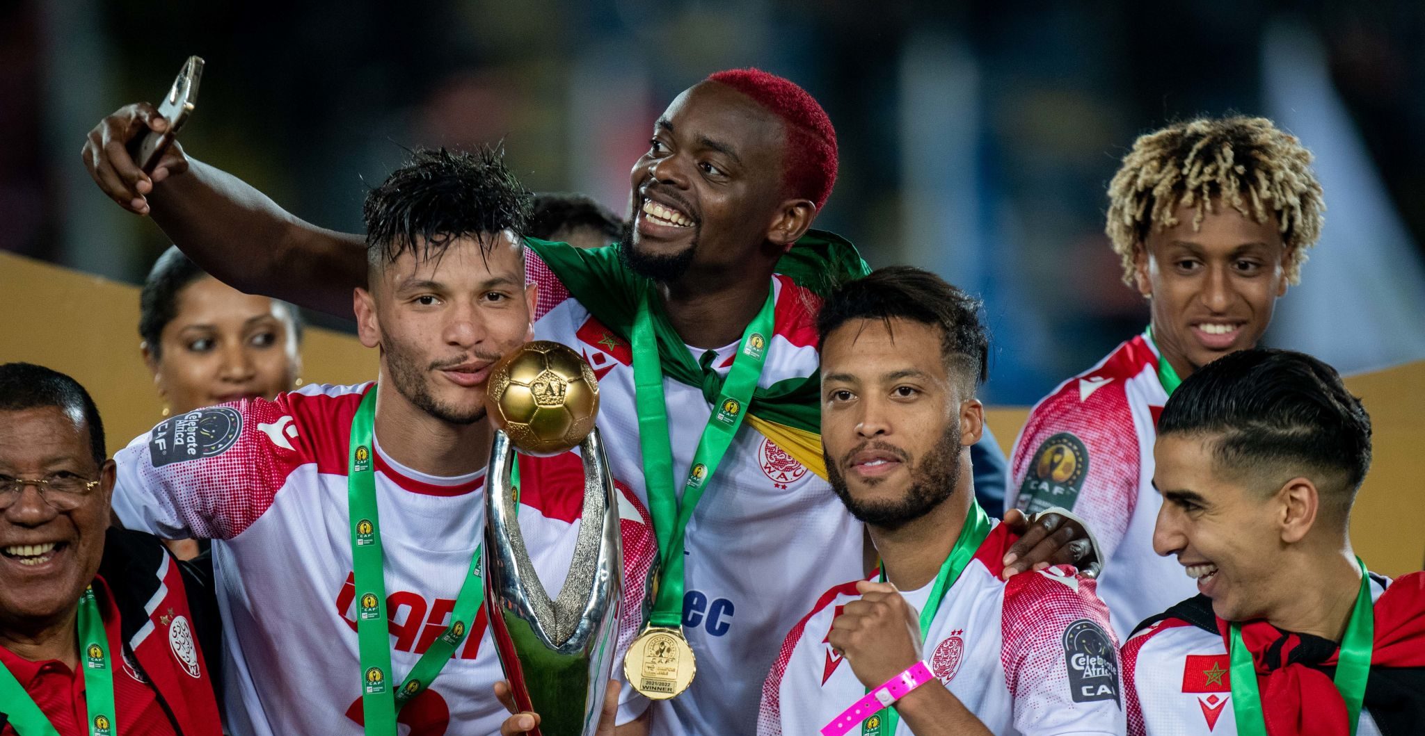 لاعبو الوداد بعد التتويج بلقب دوري أبطال أفريقيا