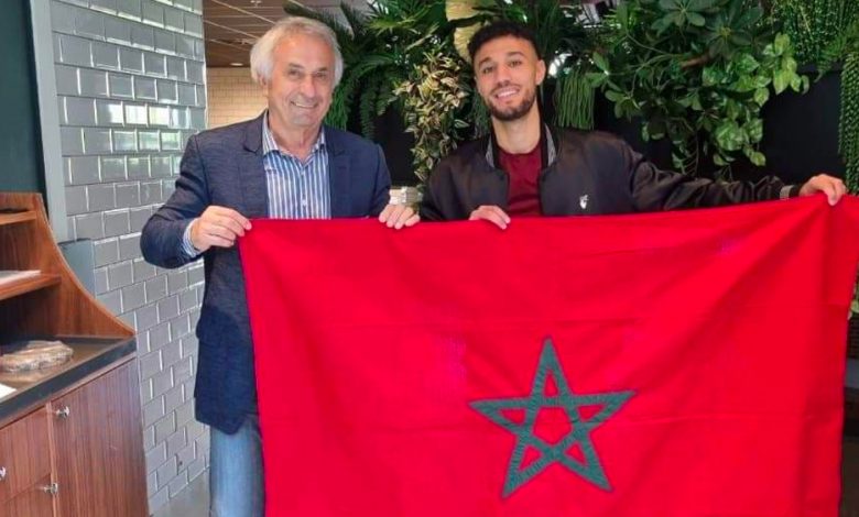 خليلوزيتش يقترب من إعادة نجم ثانٍ إلى المنتخب المغربي