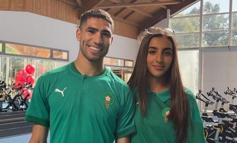 أشرف حكيمي يهنئ لاعبات المنتخب المغربي لأقل من 17 سنة