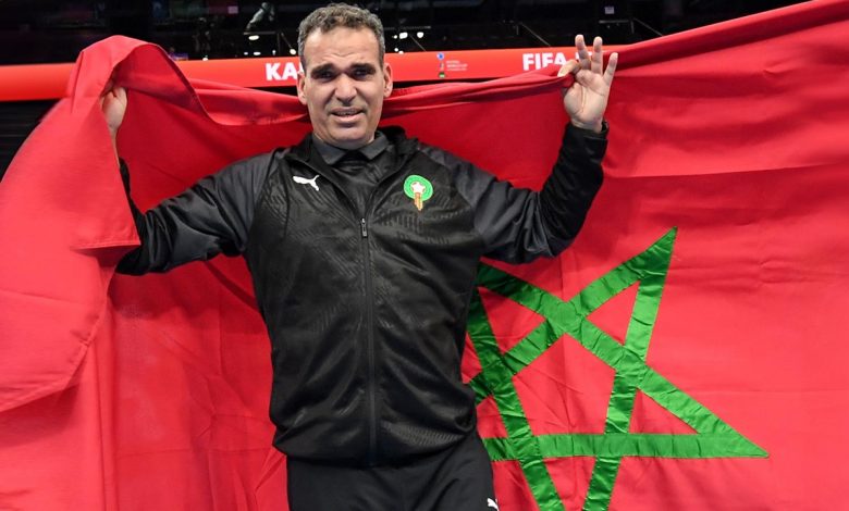 مدرب المنتخب المغربي لكرة القدم داخل القاعة، هشام الدكيك