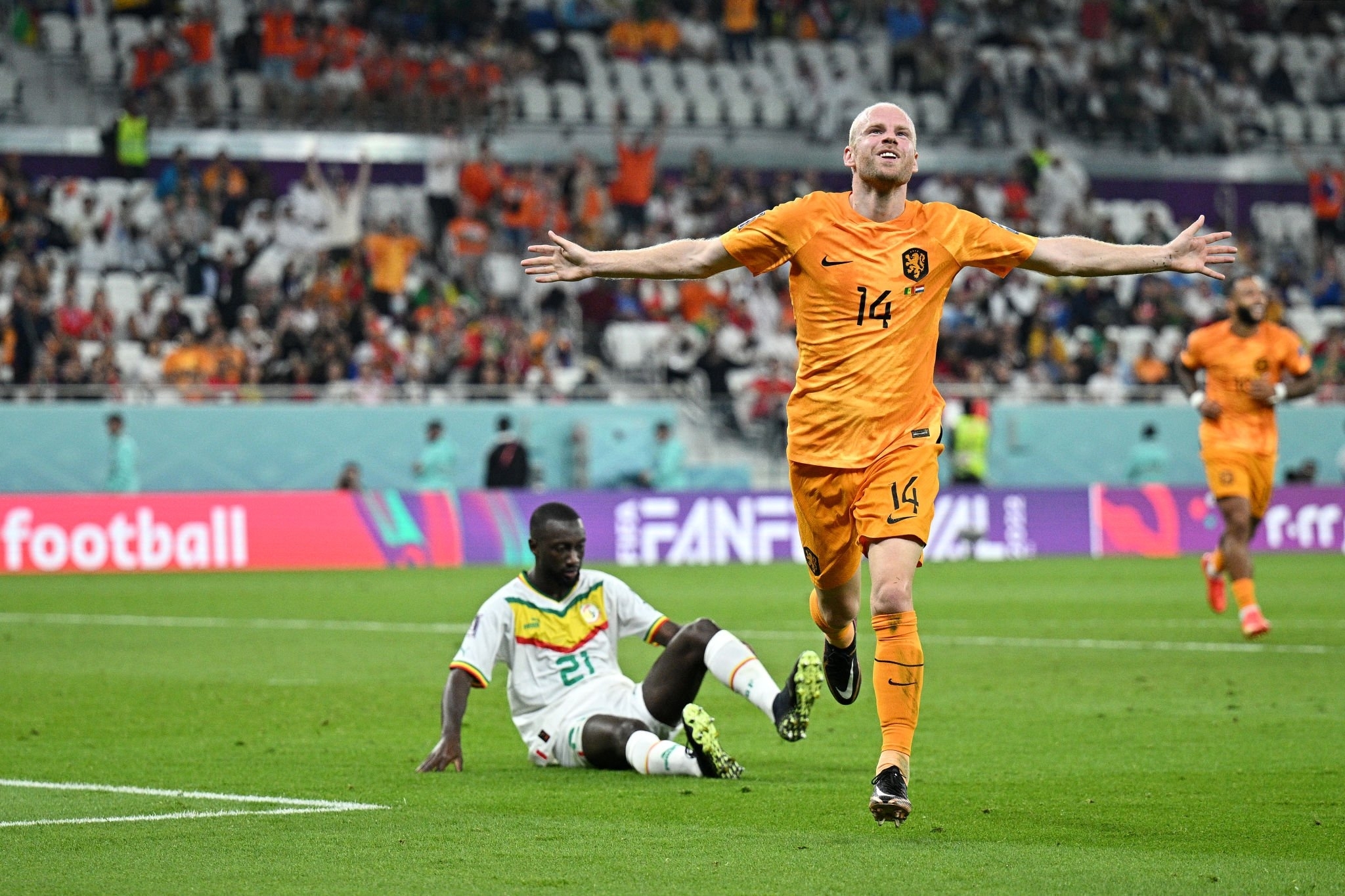 من مباراة هولندا والسنغال في كأس العالم 2022