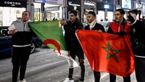 فيديو من قلب الجزائر.. فرحة الجزائريين بتأهل المنتخب المغربي التاريخي