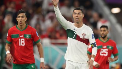 جواد الياميق و كريستيانو رونالدو من مباراة المغرب والبرتغال في كأس العالم 2022