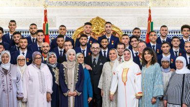 الملك يستقبل أعضاء المنتخب المغربي وأمهاتهم