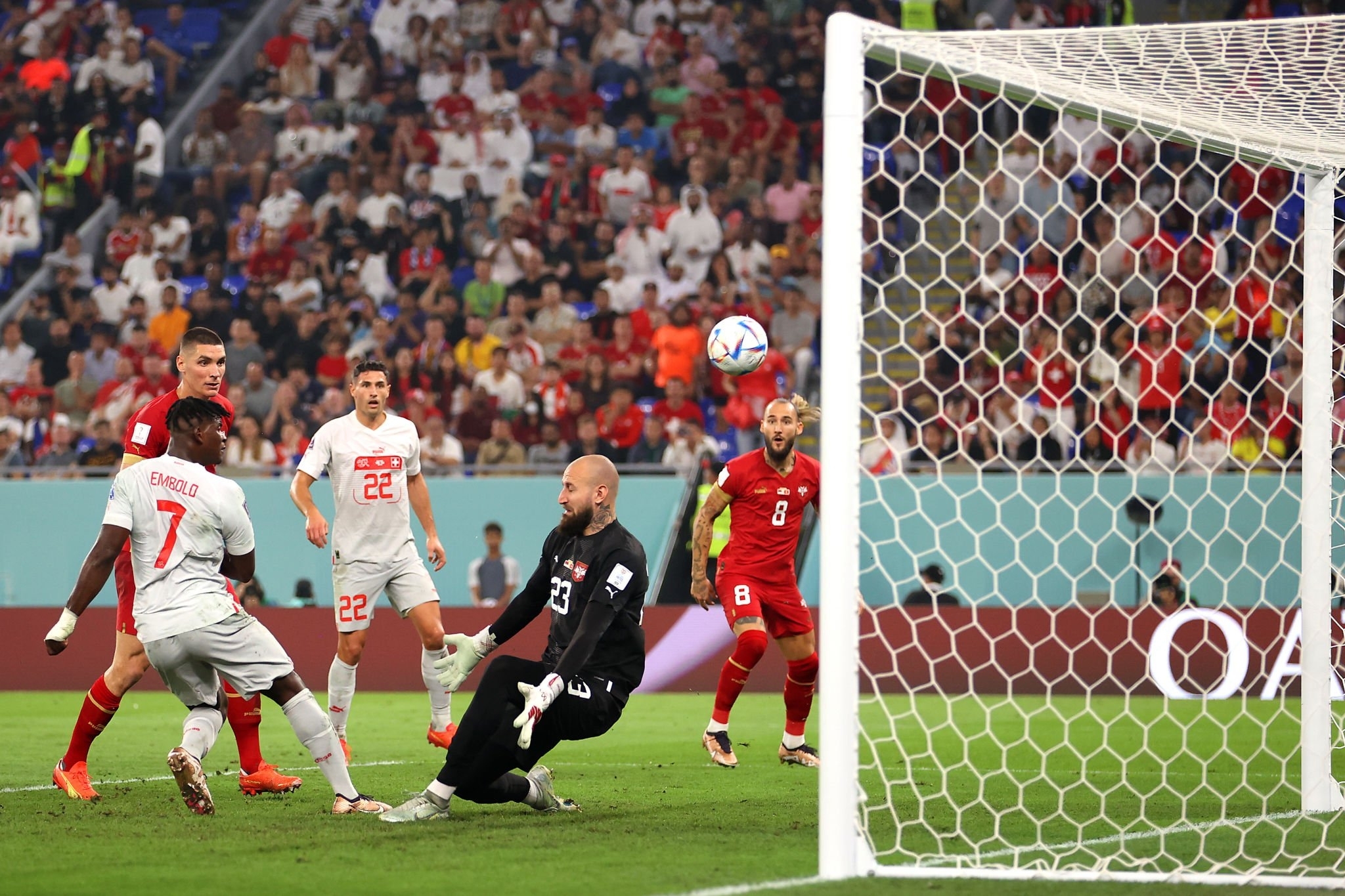 من مباراة سويسرا وصربيا في كأس العالم 2022
