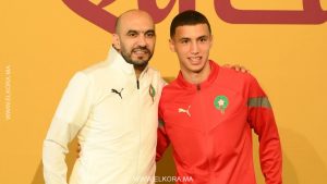 وليد الركراكي مدرب المنتخب المغربي لكرة القدم و بلال الخنوس
