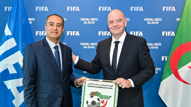 الجزائر تنقذ الفيفا من فضيحة وتستضيف مونديال 2026 إلى جانب الولايات المتحدة وكندا
