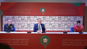 لقجع يُعاتب ويُحفّز: الألقاب لا تأتي بالتبرير... بل بثقافة الفوز