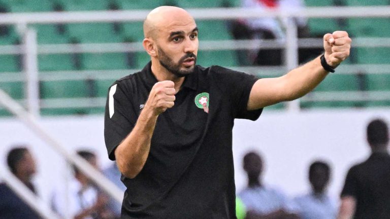 الركراكي يتابع لاعب الرجاء في نهائيات الشان