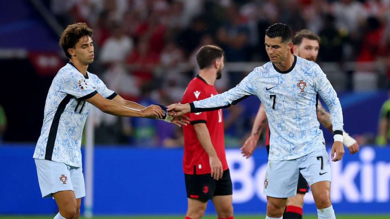 مدرب النصر السابق: فيليكس سيساعد رونالدو مدرب النصر السابق: فيليكس سيساعد رونالدو