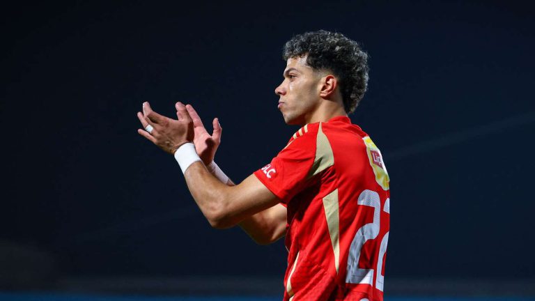 هل يفكر الأهلي في بيع إمام عاشور؟