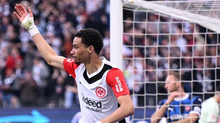 ليفربول يجهز أمواله لخطف إيكيتيكي قبل الهلال