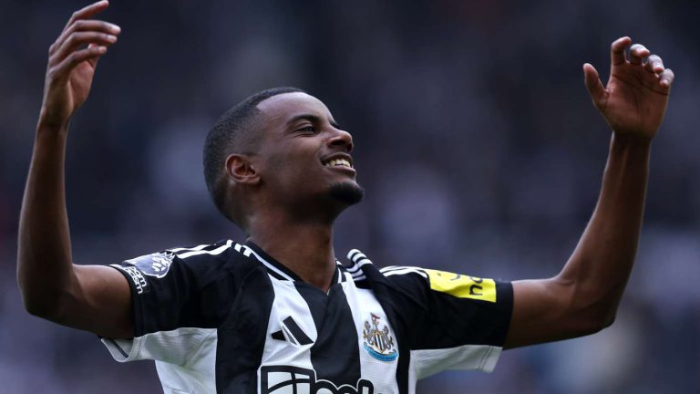 ليفربول يُجهز عرضًا جديدًا لضم إيزاك