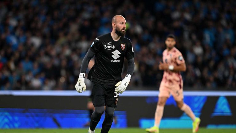 صفقة جديدة.. نابولي يتعاقد مع شقيق نجم الهلال