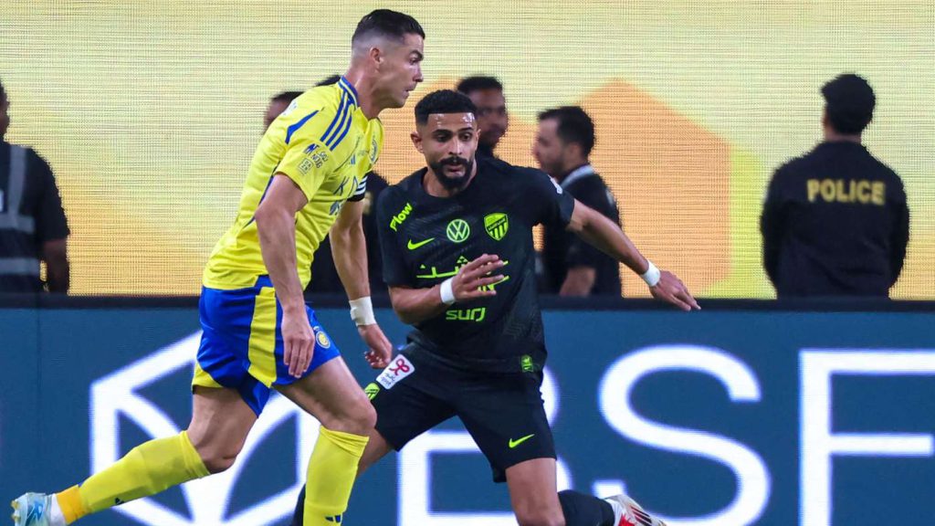 خطأ غريب يعيد مدافع النصر إلى اتحاد جدة