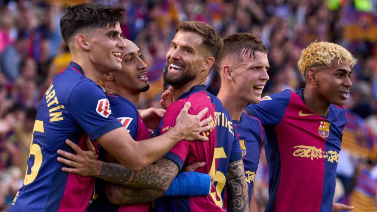 أزمة تهدد عودة برشلونة إلى كامب نو