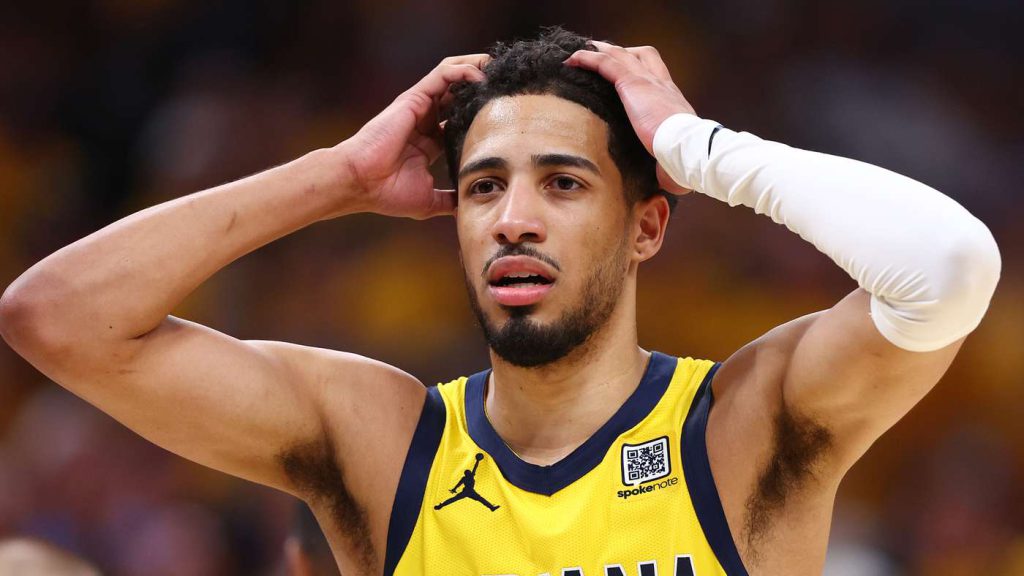 إصابة خطيرة تبعد هاليبورتون عن موسم NBA المقبل