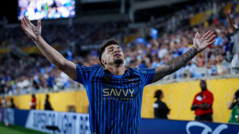 ليوناردو: الهلال قدم ليلة لا تنسى أمام السيتي.. وأتمنى اللعب للمنتخب البرازيلي