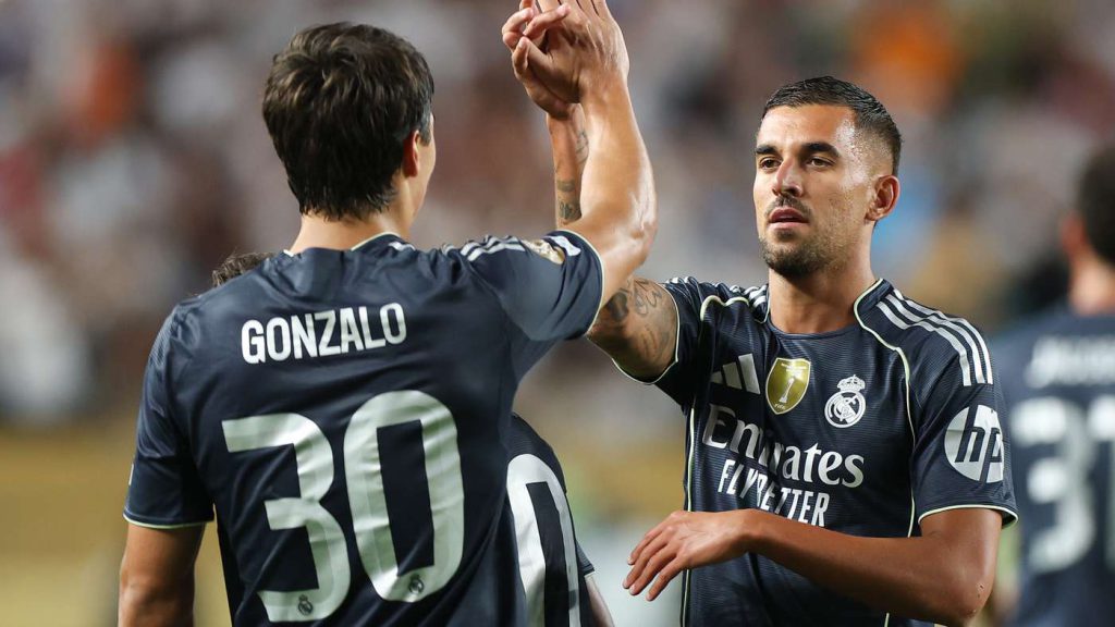 ريال مدريد يرد على عرض بيتيس لضم سيبايوس