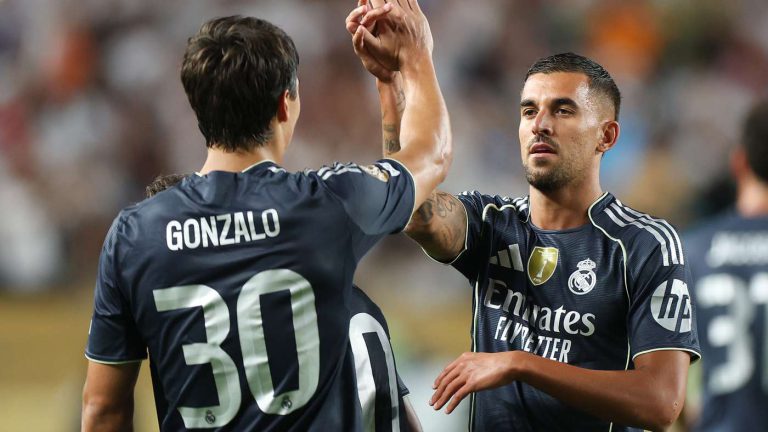 ريال مدريد يرد على عرض بيتيس لضم سيبايوس