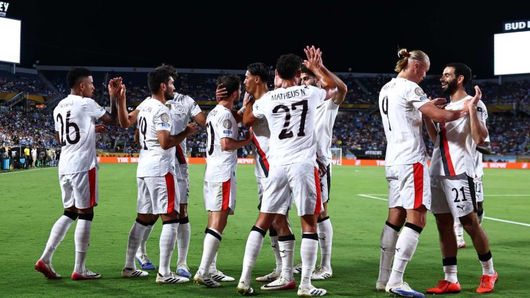 مانشستر سيتي يعلن موعد مباراتي برايتون وتوتنهام