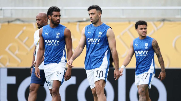 الهلال يكافئ حمد الله بعد ربع ساعة مونديالية
