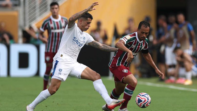مورينيو يريده.. حالة واحدة تدفع الهلال للتخلص من كانسيلو
