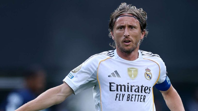 رسميًا.. ميلان يعلن ضم مودريتش