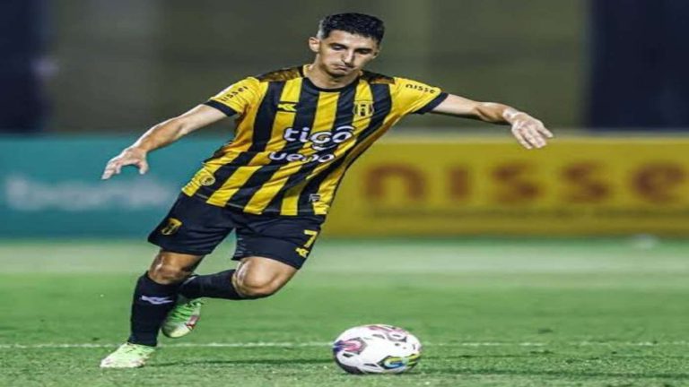 الأهلي يجمد المفاوضات مع أوجستين منصور
