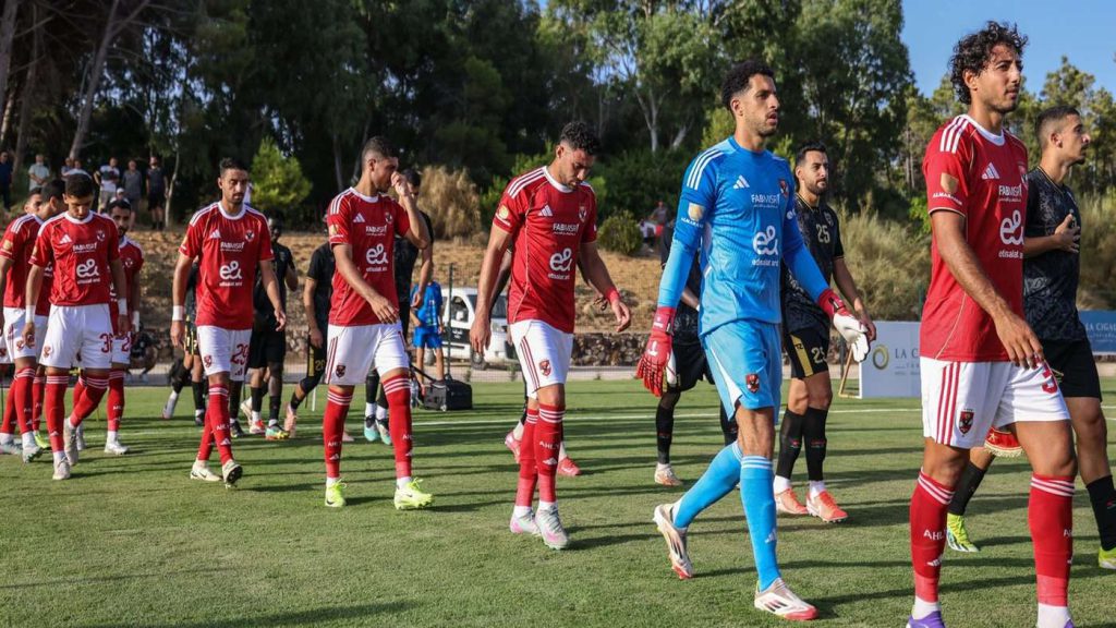 الأهلي يواجه إنبي وسيراميكا وديًا