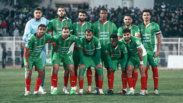مولودية الجزائر يتوج بالدوري للمرة التاسعة.. وشبيبة القبائل ينتزع الوصافة