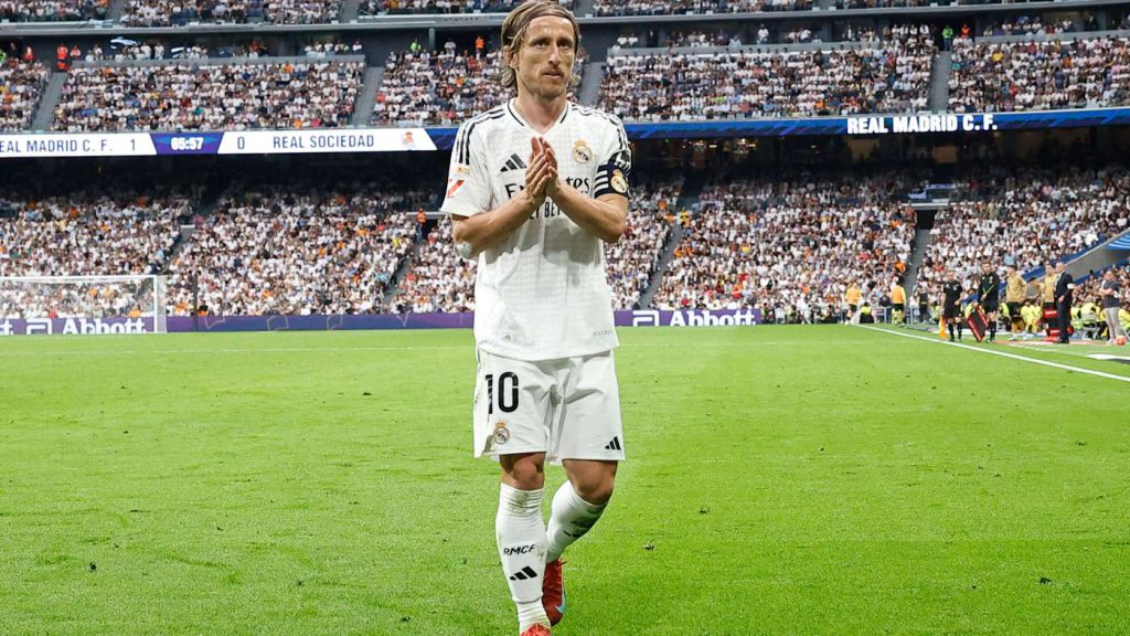 مودريتش يودع جماهير الريال برسالة عاطفية