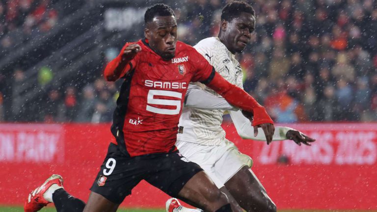 بـ30 مليون يورو.. نوتنجهام فوريست يضم هداف رين