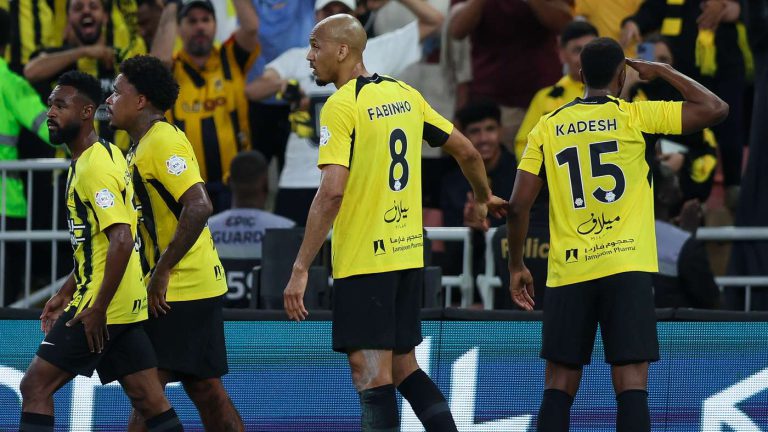 بلان يطالب بتسريع تعافي مدافع الاتحاد