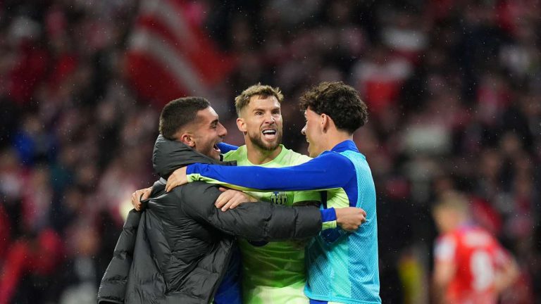 لاعب برشلونة يقترب من البريميرليج