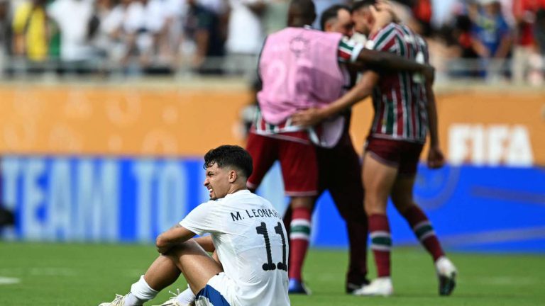 استبعاد غامض لنجم الهلال السعودي من الودية الأولى استبعاد غامض لنجم الهلال السعودي من الودية الأولى