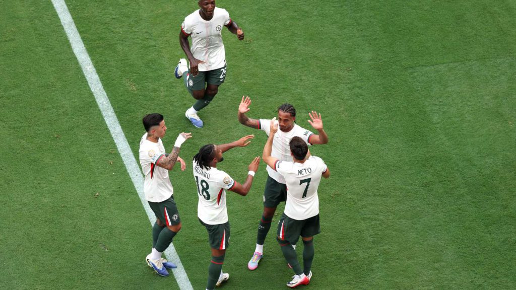 قطبا ميلانو يتنافسان على نجم تشيلسي