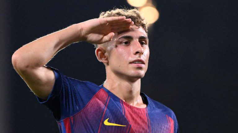 فيرمين لوبيز متردد بشأن البقاء مع برشلونة