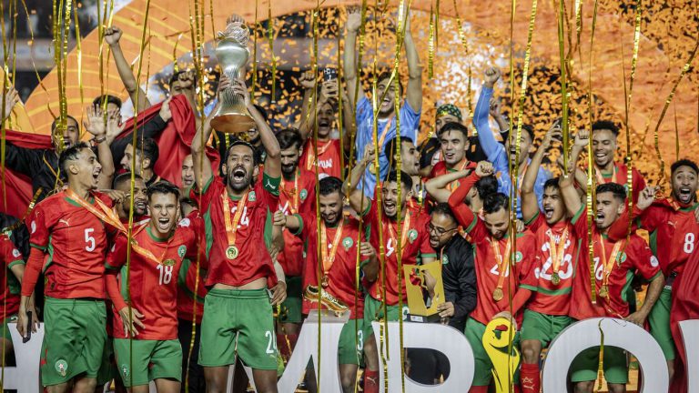 الملك محمد السادس يهنئ منتخب المغرب بالتتويج الإفريقي