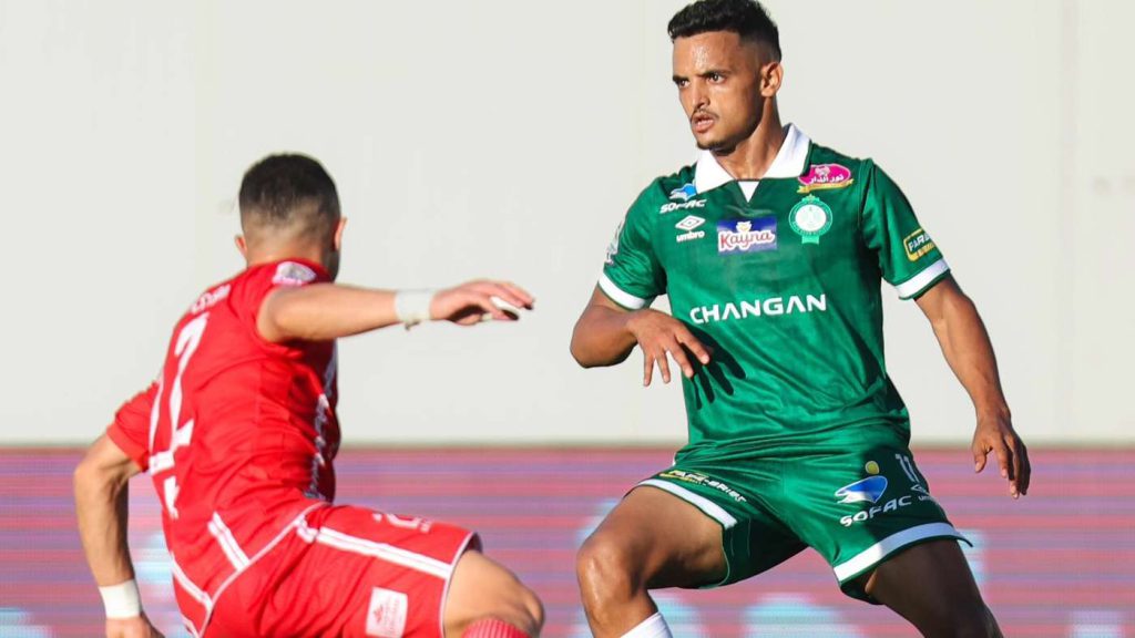 ما القنوات الناقلة لمباراة الرجاء والجيش الملكي في الدوري المغربي 2025-2026؟ وكيف تشاهدها عبر الإنترنت؟