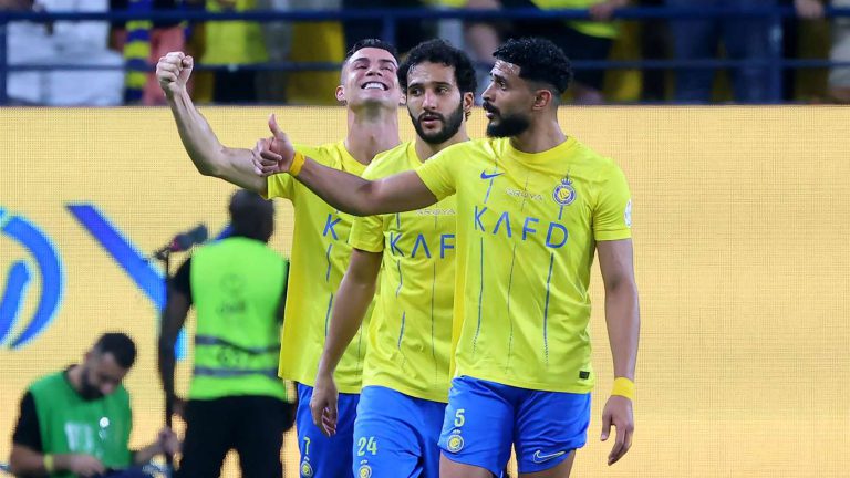 لقطة جديدة.. العمري يثير غضب جماهير النصر