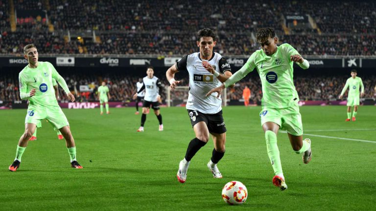 بيان رسمي من برشلونة بشأن ملعب مباراة فالنسيا
