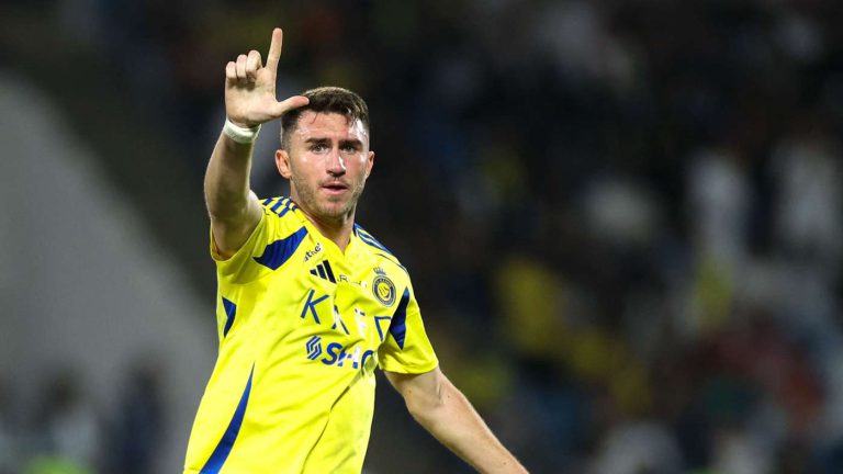 رسميًا: فيفا يصدم النصر.. ويمنع انتقال لابورت لبيلباو