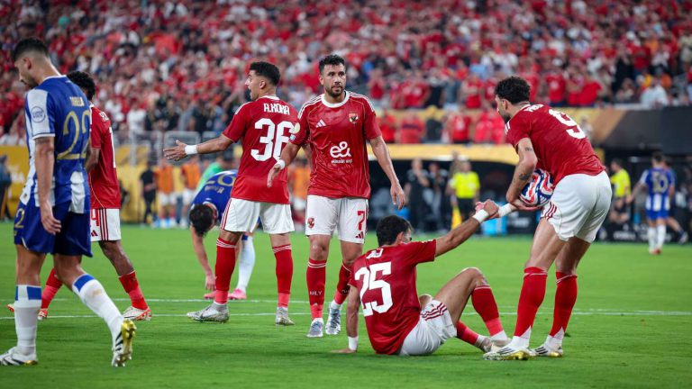 الأهلي يبحث عن الحل السحري للجبهة اليسرى