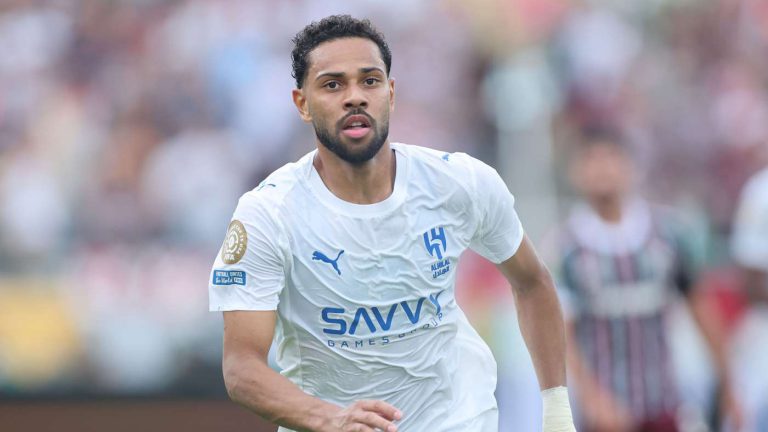 نزاع جديد يهز الهلال.. ماذا تقول لوائح الفيفا في معركة لودي؟